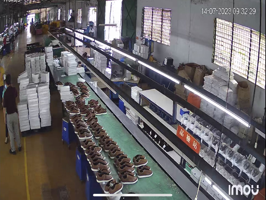 Hình Camera Giá re thực tế chất lượng sắc nét đến 2.0 MP Sắc nét phù hợp giám sát qua điện thoại của bộ Bộ Camera Chống Trộm Gia Đình Chuyên Dụng sử dụng mã DH-IPC-HDW2249T-S-IL Hình Camera Giá re thực tế chất lượng sắc nét đến 2.0 MP Sắc nét phù hợp giám sát qua điện thoại của bộ Bộ Camera Chống Trộm Gia Đình Chuyên Dụng sử dụng mã DH-IPC-HDW2249T-S-IL